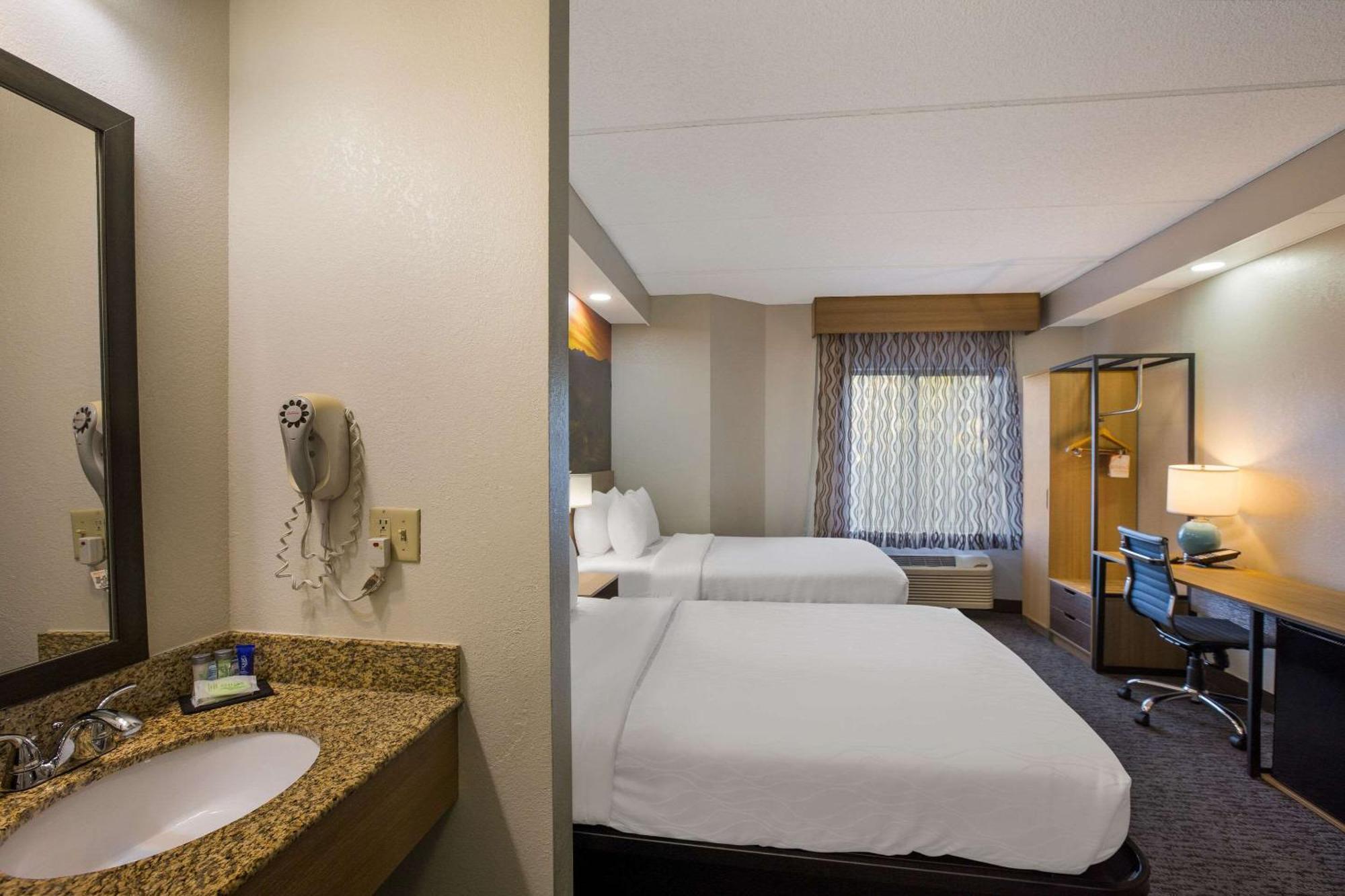 Clarion Pointe Sevierville-Pigeon Forge Bagian luar foto